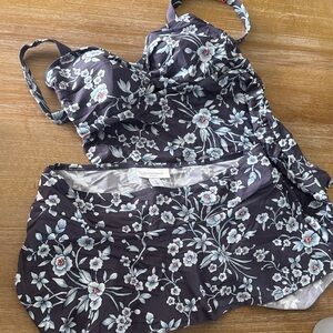 Maternity size M Dark Floral Women's swim skirt set NEW, no tags